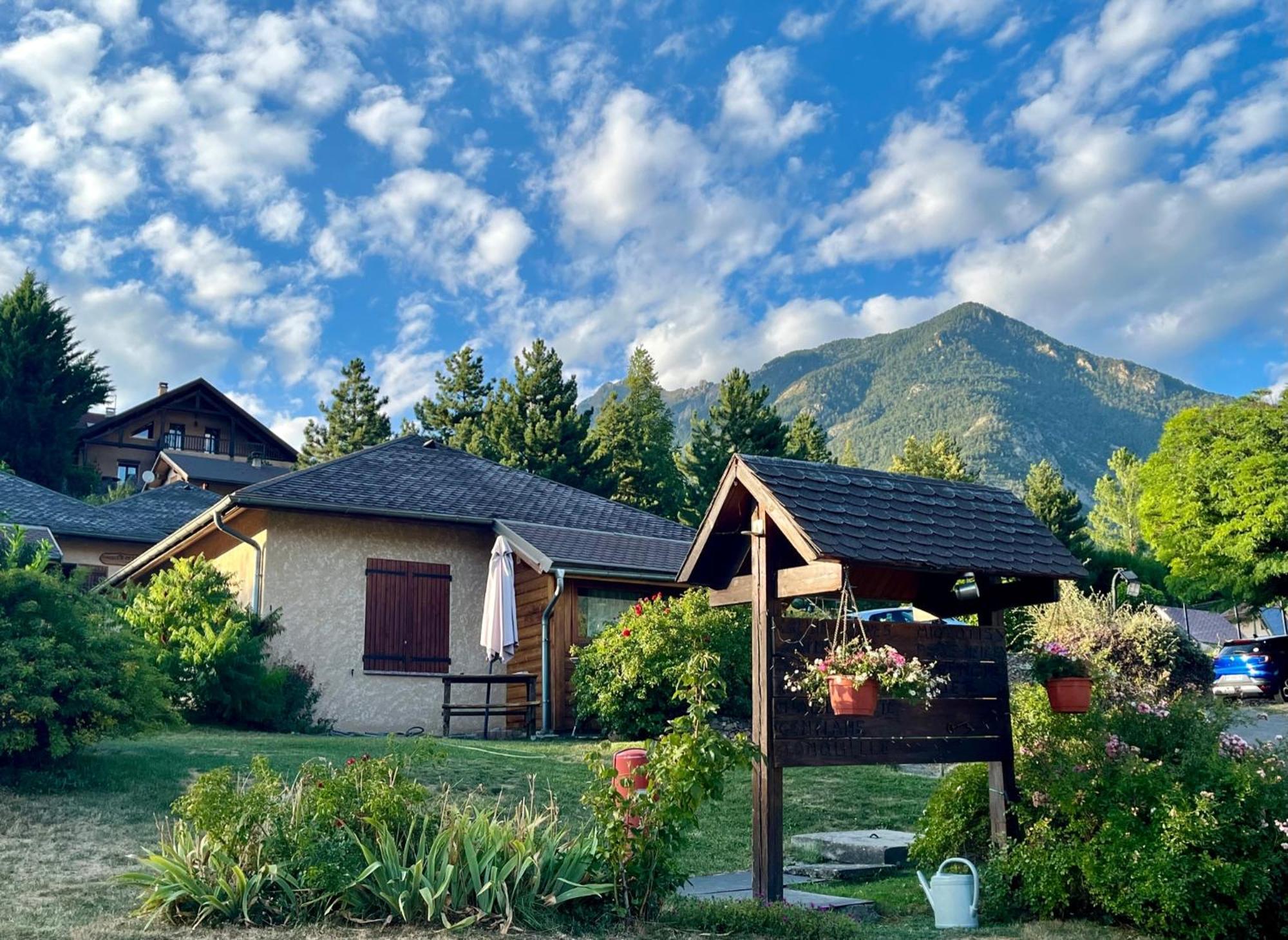 Le Catinat Fleuri Hotel Guillestre Exterior photo