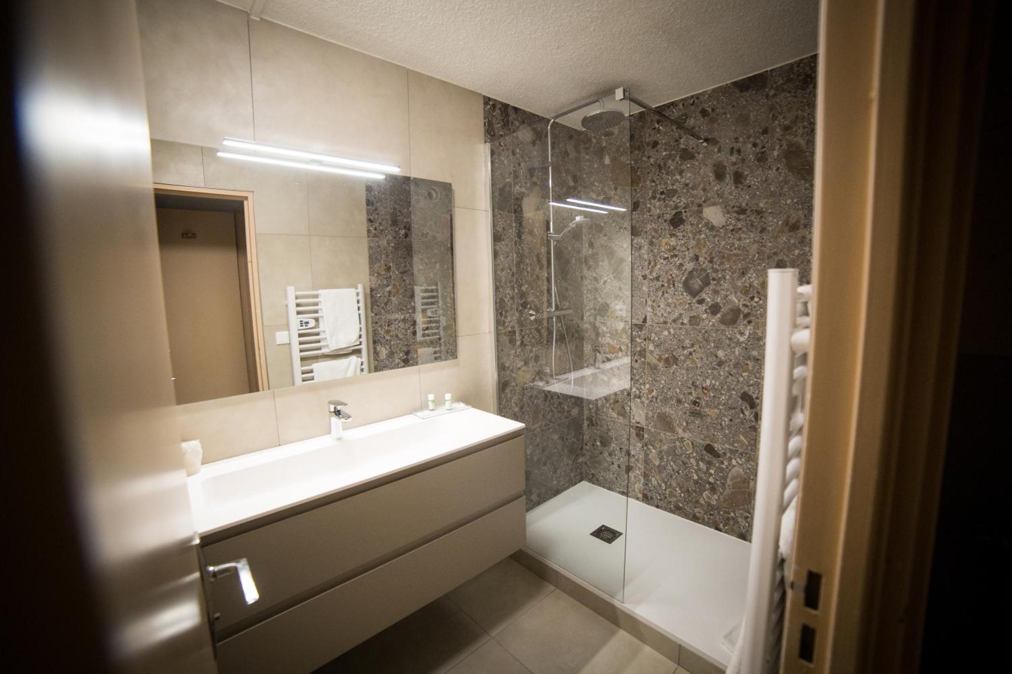 Le Catinat Fleuri Hotel Guillestre Exterior photo
