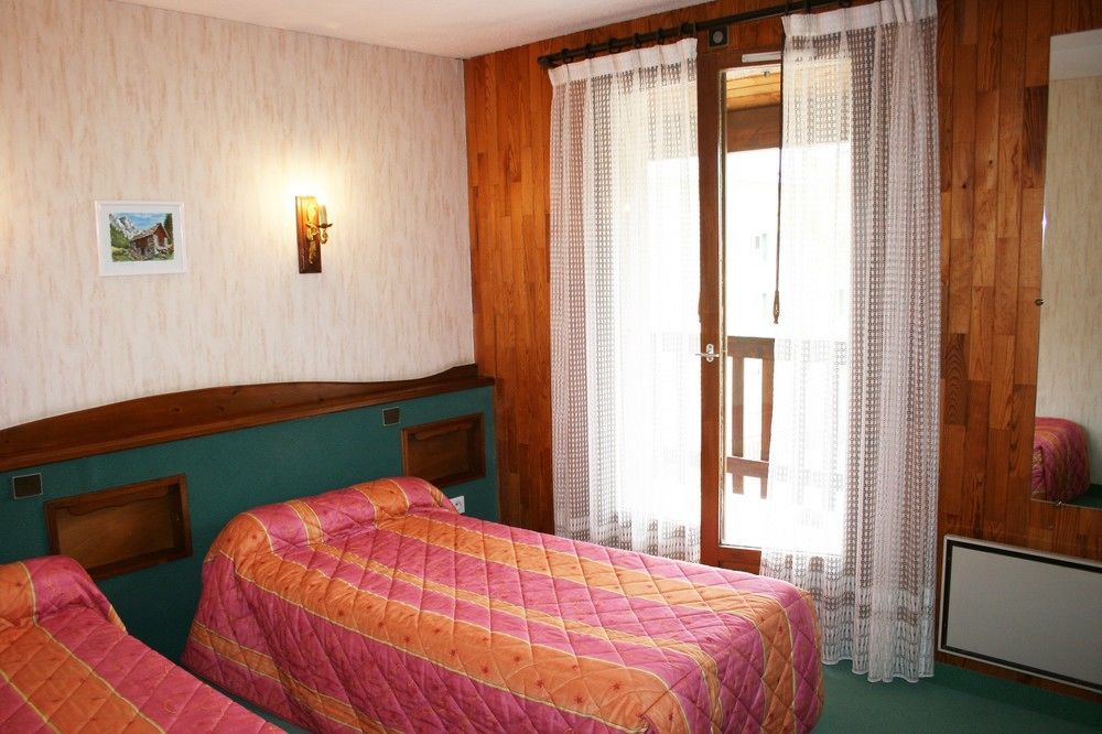 Le Catinat Fleuri Hotel Guillestre Exterior photo